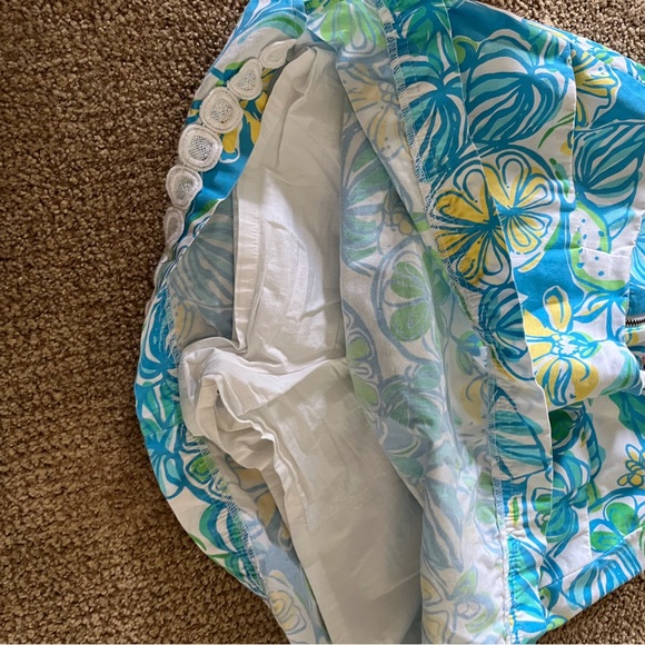 Lilly Pulitzer skort - size 6 fruit print great print placement! 🍋 - Picture 3 of 7